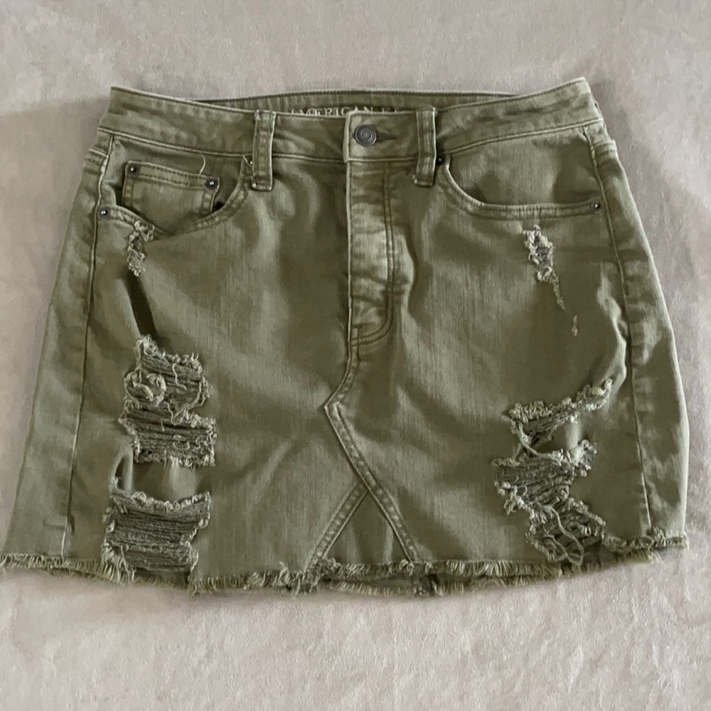 American Eagle Distressed Jean Skirt Size 6